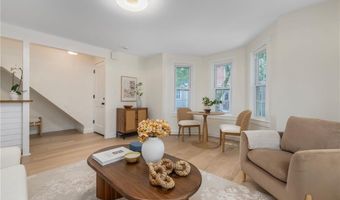 28 Young St 1, Newport, RI 02840