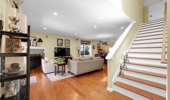 951 S St, Springfield, OR 97477
