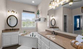 68 Country Hill Rd, Ardmore, OK 73401