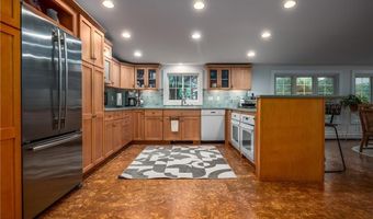2 Cherry Ln, Bristol, RI 02809