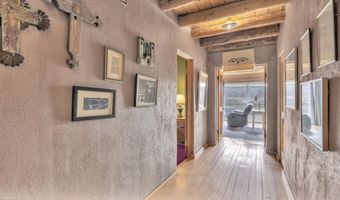 42 Hondo Seco Rd, Arroyo Hondo, NM 87513