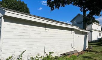 826 Oldfield Rd 2nd Fl+3rd Fl, Fairfield, CT 06824