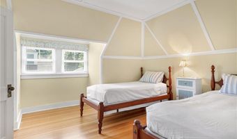 8 Bush St, Newport, RI 02840
