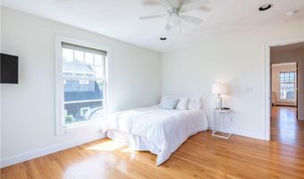 573 Wolcott Ave, Middletown, RI 02842