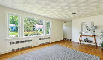 23 Robert Cir, Cranston, RI 02905