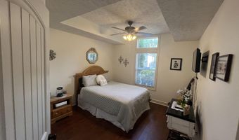 1025 Nickolas St, Aurora, MO 65605