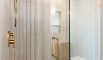 18 Mea Ln, Beach Haven, NJ 08008