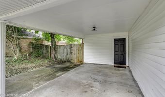 1022 Red Oak Dr, Brandon, MS 39042