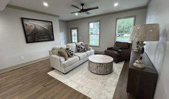 210 S 3rd St, Amory, MS 38821