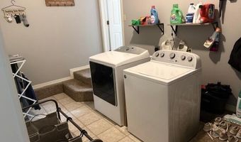 220 S Park Ave, Aurora, MO 65605