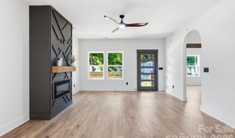 1033 Martin Luther King Jr Dr, Albemarle, NC 28001
