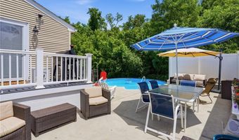 72 Fairweather Ave, Cranston, RI 02910