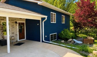 6828 Aurora Dr, Akeley, MN 56433