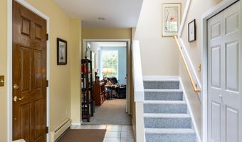 11 Lake Forest Dr, Burlington, VT 05401