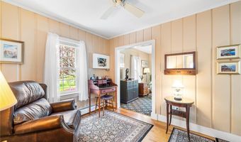 146 Bay View Ave, Bristol, RI 02809