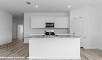 518 Robin St, Angleton, TX 77515