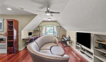 74 Bayberry Rd, Narragansett, RI 02882