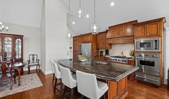 6425 Spinnaker Ln, Alpharetta, GA 30005