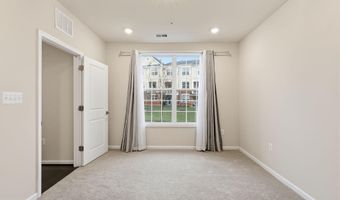 43032 STUARTS GLEN Ter 102, Ashburn, VA 20148