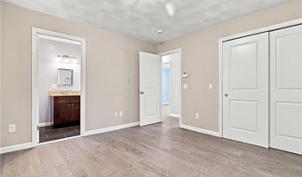 17 Ostend St, Johnston, RI 02919