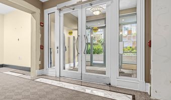 851 N GLEBE Rd 1419, Arlington, VA 22203