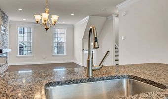 10 Putnam Ln 10, Danbury, CT 06810