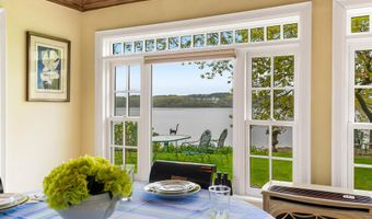 16 US-1, Falmouth, ME 04105