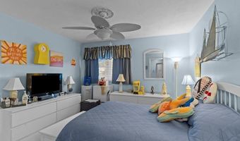 72 Hilltop Dr F, North Providence, RI 02904