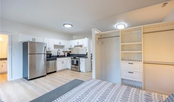 302 SW 6th St 22, Bentonville, AR 72712