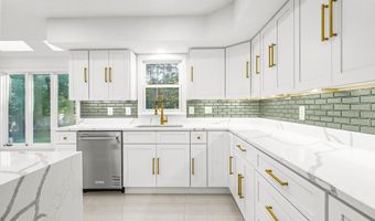 31 STONE MOUNTAIN Ln, Marlton, NJ 08053