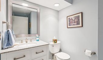2518 S WALTER REED Dr #A, Arlington, VA 22206