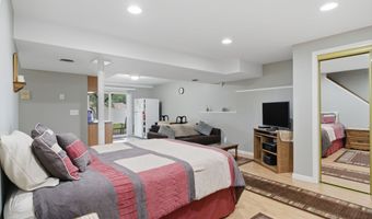 71 Bishop St, Bristol, CT 06010