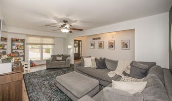 704 Woodrun Dr, Ballwin, MO 63021