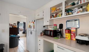 7 Cleveland Ave, Cranston, RI 02920