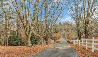 911 Middletown Lincroft Rd, Middletown, NJ 07748