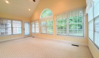 1014 Crestwood Dr, Albertville, AL 35950