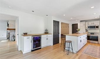 15 Birchwood Dr, Cumberland, RI 02864