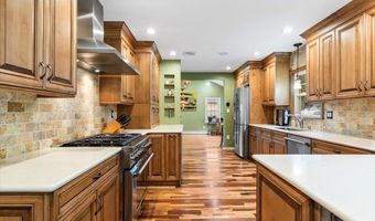 50 Towne St, Amityville, NY 11701