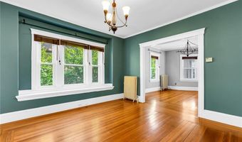 1058 Narragansett Blvd, Cranston, RI 02905