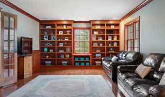 43 Darling Parke Dr, Bangor, ME 04401