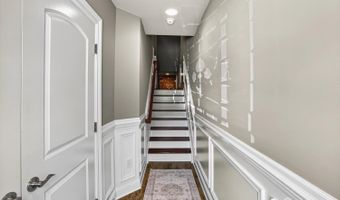 45 White Oak Ln, Aberdeen, NJ 07747