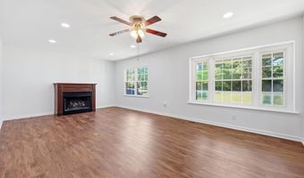 122 Forest Dr, Aberdeen, NC 28315