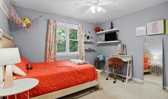 706 Eaglebrooke Dr, Ballwin, MO 63021