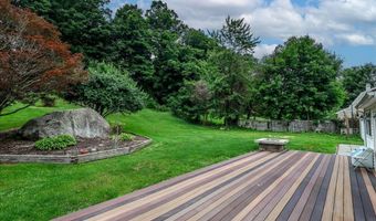 6 Caye Rd, Danbury, CT 06811