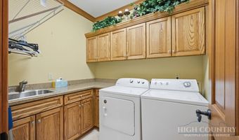 39 Crestview Ln, Banner Elk, NC 28604
