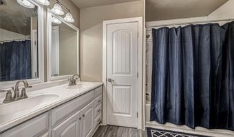 7609 NW 38th St, Bethany, OK 73008