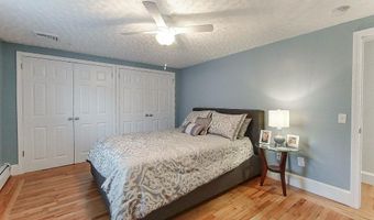 7 Wilbur Ave, Newport, RI 02840