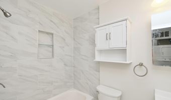 6145 EDSALL Rd 6145J, Alexandria, VA 22304