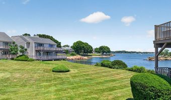 42 Turtle Bay Dr 42, Branford, CT 06405