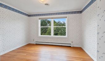 1909 N NICHOLAS St, Appleton, WI 54914